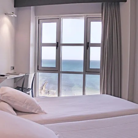 Chiqui 3* סנטנדר